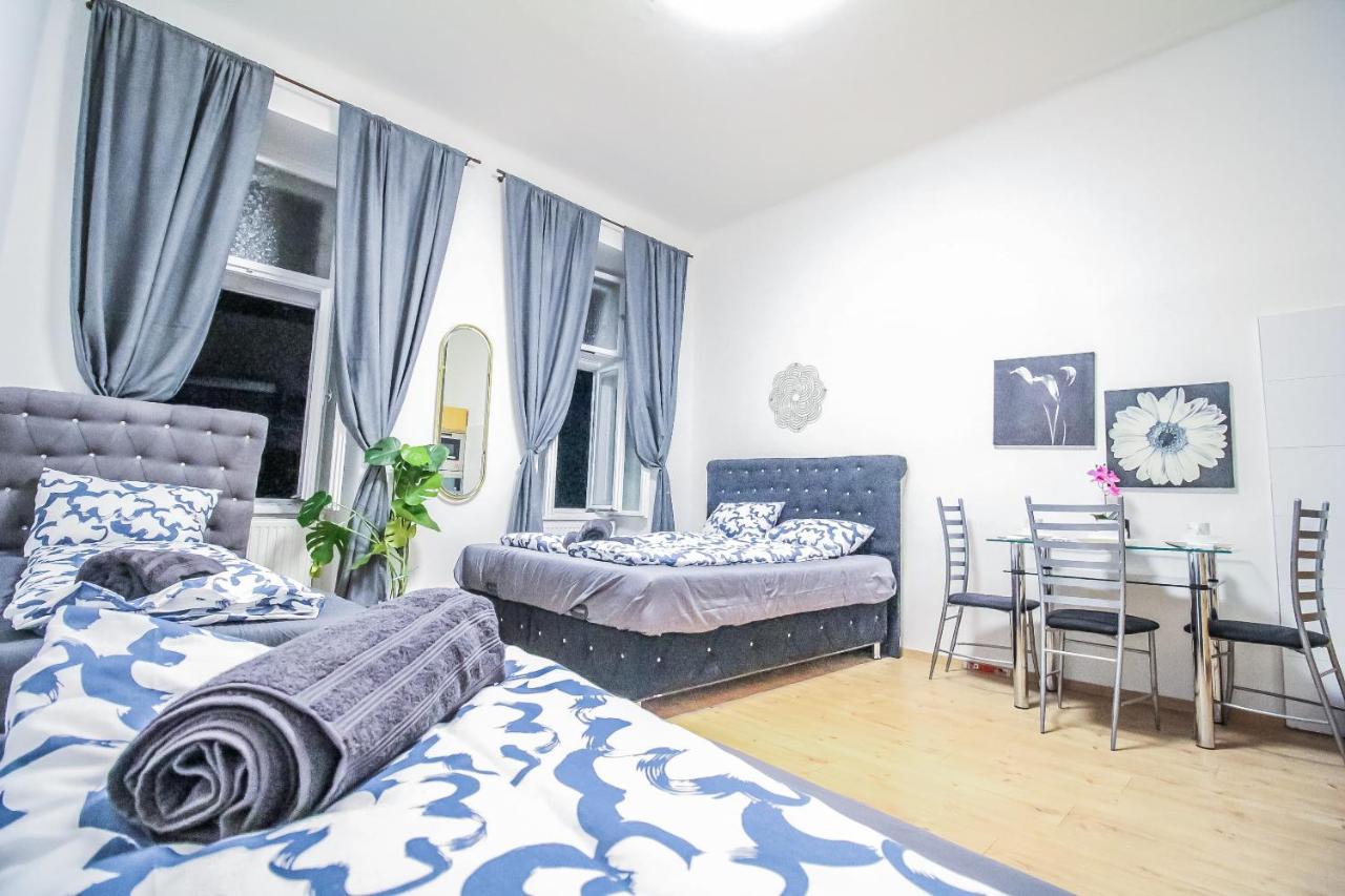 Comfort Quad Room Hn Viena Exterior foto