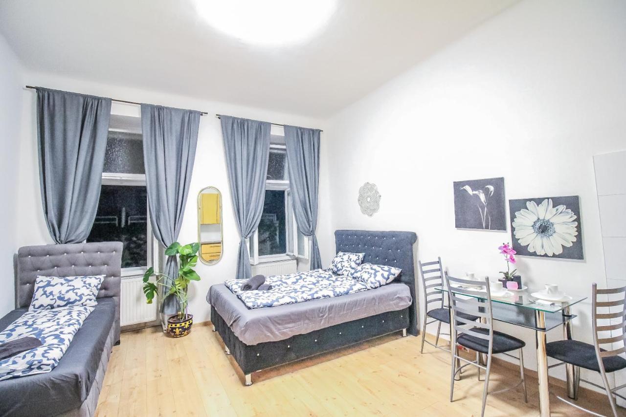 Comfort Quad Room Hn Viena Exterior foto