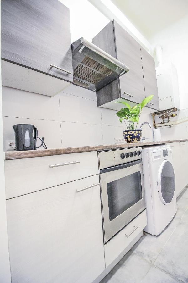 Comfort Quad Room Hn Viena Exterior foto